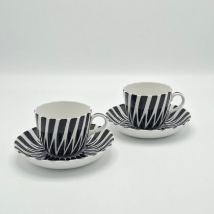 Arabia, Toini Muona, kahvikupit ja asetit, "Toini" 2 kpl