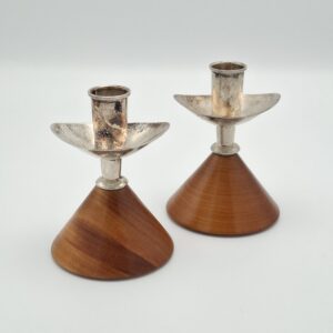 Anna-Greta Eker, kynttilänjalka 2 kpl, hopeaa ja mahonkia